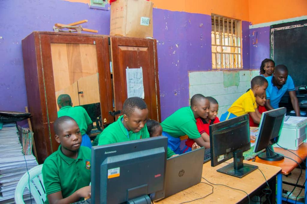 Karen Kindergarten and primary School Computer lab_1789227892.jpg